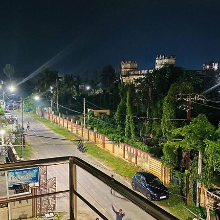 Hotel M J Residency Пури Екстериор снимка