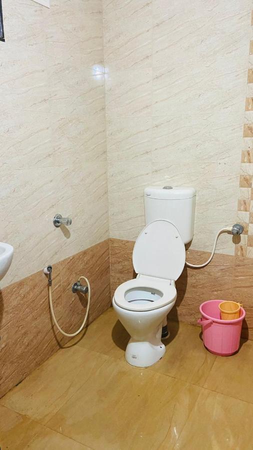 Hotel M J Residency Пури Екстериор снимка