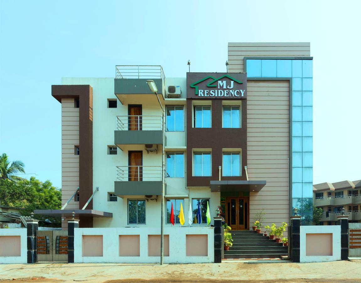 Hotel M J Residency Пури Екстериор снимка