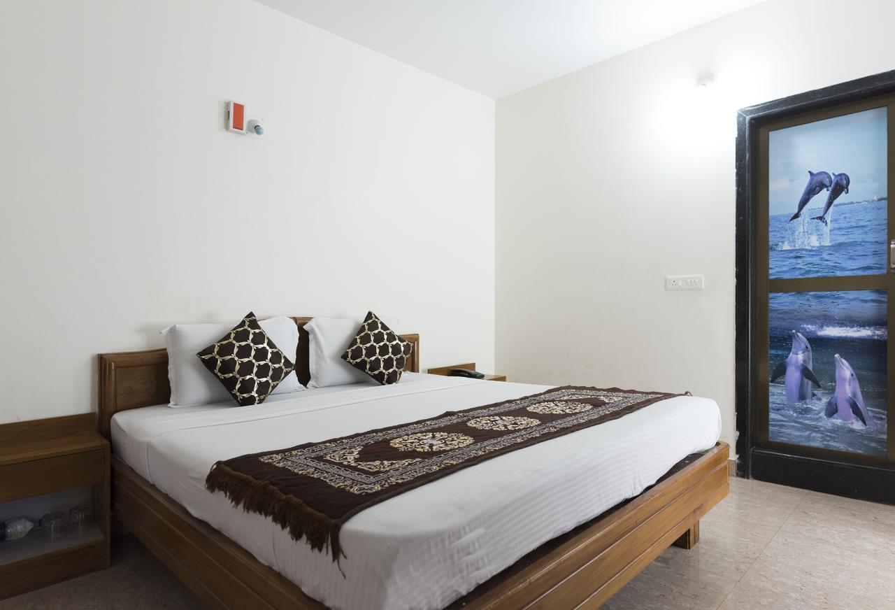 Hotel M J Residency Пури Екстериор снимка