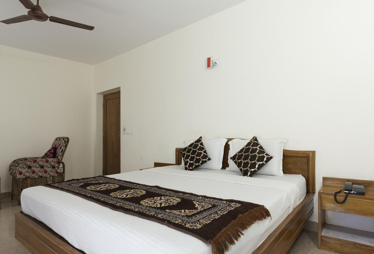 Hotel M J Residency Пури Екстериор снимка