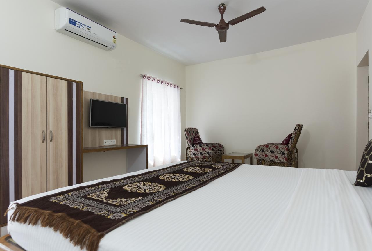 Hotel M J Residency Пури Екстериор снимка