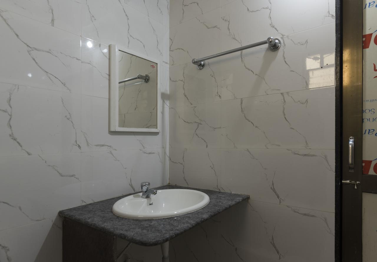 Hotel M J Residency Пури Екстериор снимка